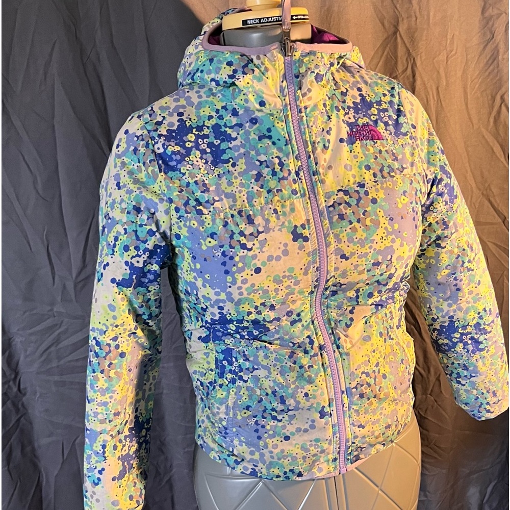 Girls Medium (10/12) NorthFace reversible winter jacket.
